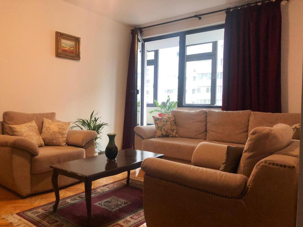 Marie Apartment Bukares Bagian luar foto