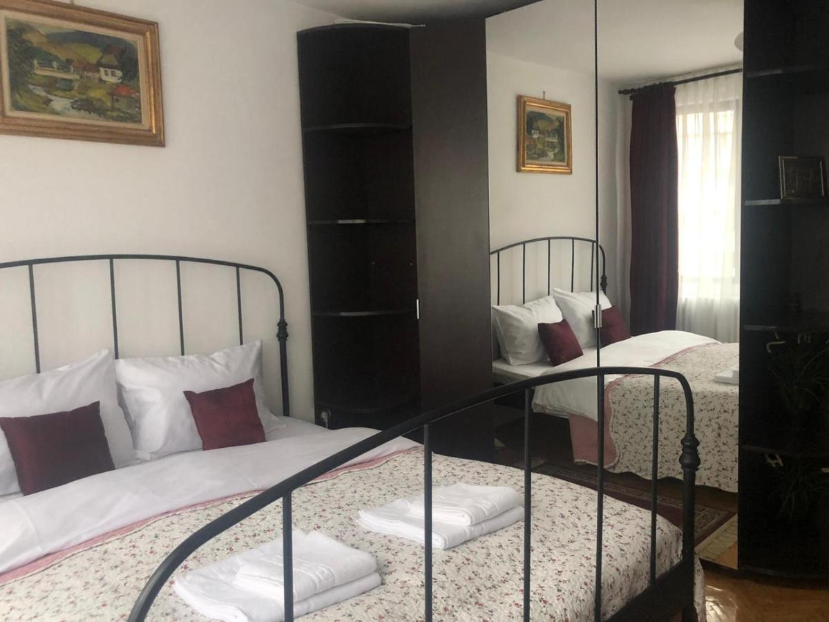 Marie Apartment Bukares Bagian luar foto