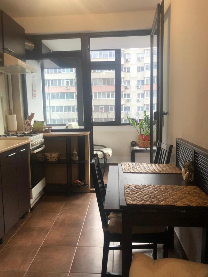 Marie Apartment Bukares Bagian luar foto