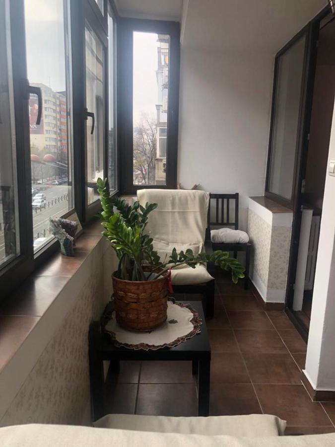 Marie Apartment Bukares Bagian luar foto